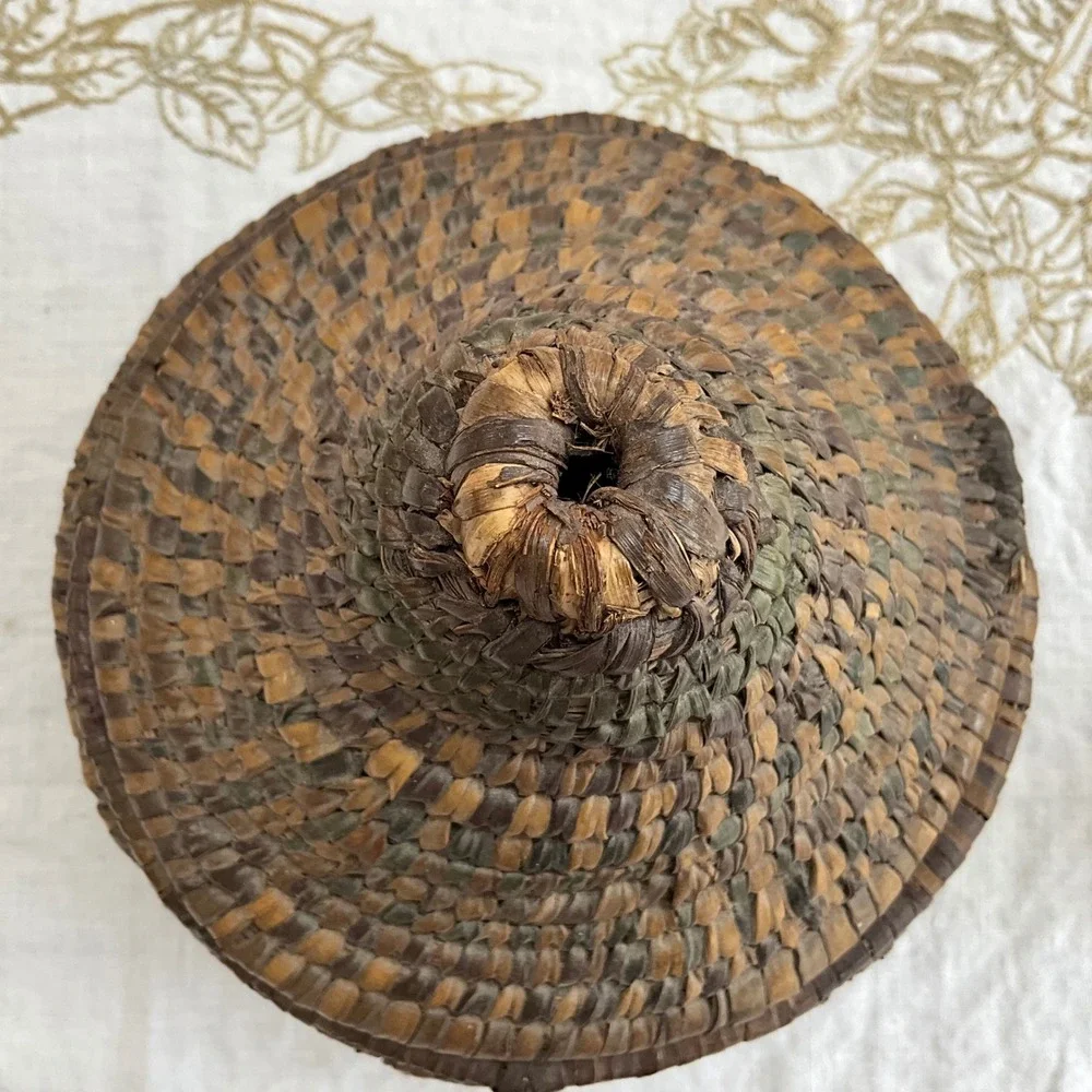 Vintage Handwoven Coiled Sweetgrass Basket Conical Lid 9